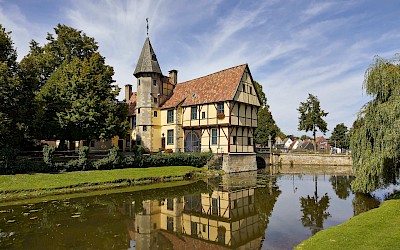 Das Torhaus an der Auffahrt zum malerischen Schloss Steinfurt
