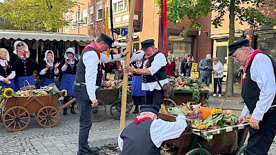 Foto 12 naar Oogstmarkt