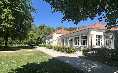 Das alte Gardehaus fungiert heute als Bagno Café